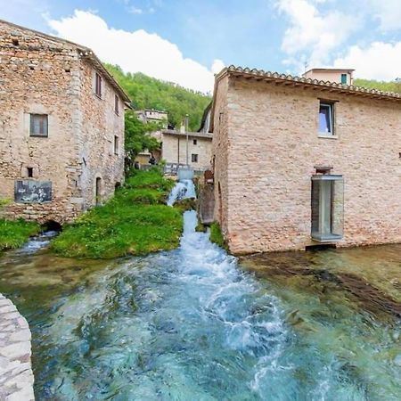 Casa Vacanze Fonte Del Menotre โฟลีโญ ภายนอก รูปภาพ