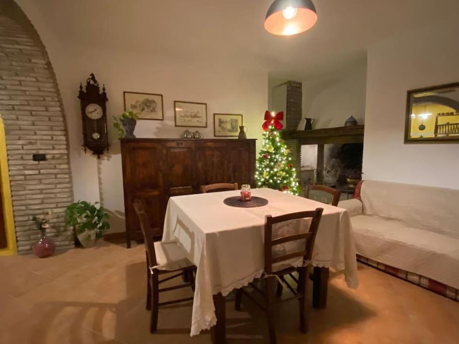 Casa Vacanze Fonte Del Menotre โฟลีโญ ภายนอก รูปภาพ
